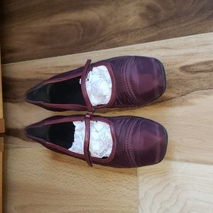 Nine West Soft Sole Shoes Wine Color Size 7 1/2